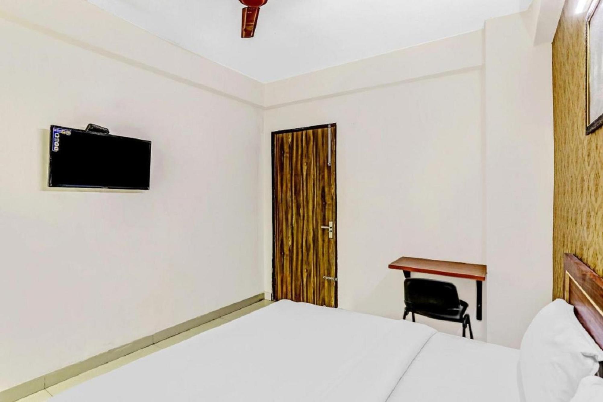 Hotel Noida Continental Екстер'єр фото