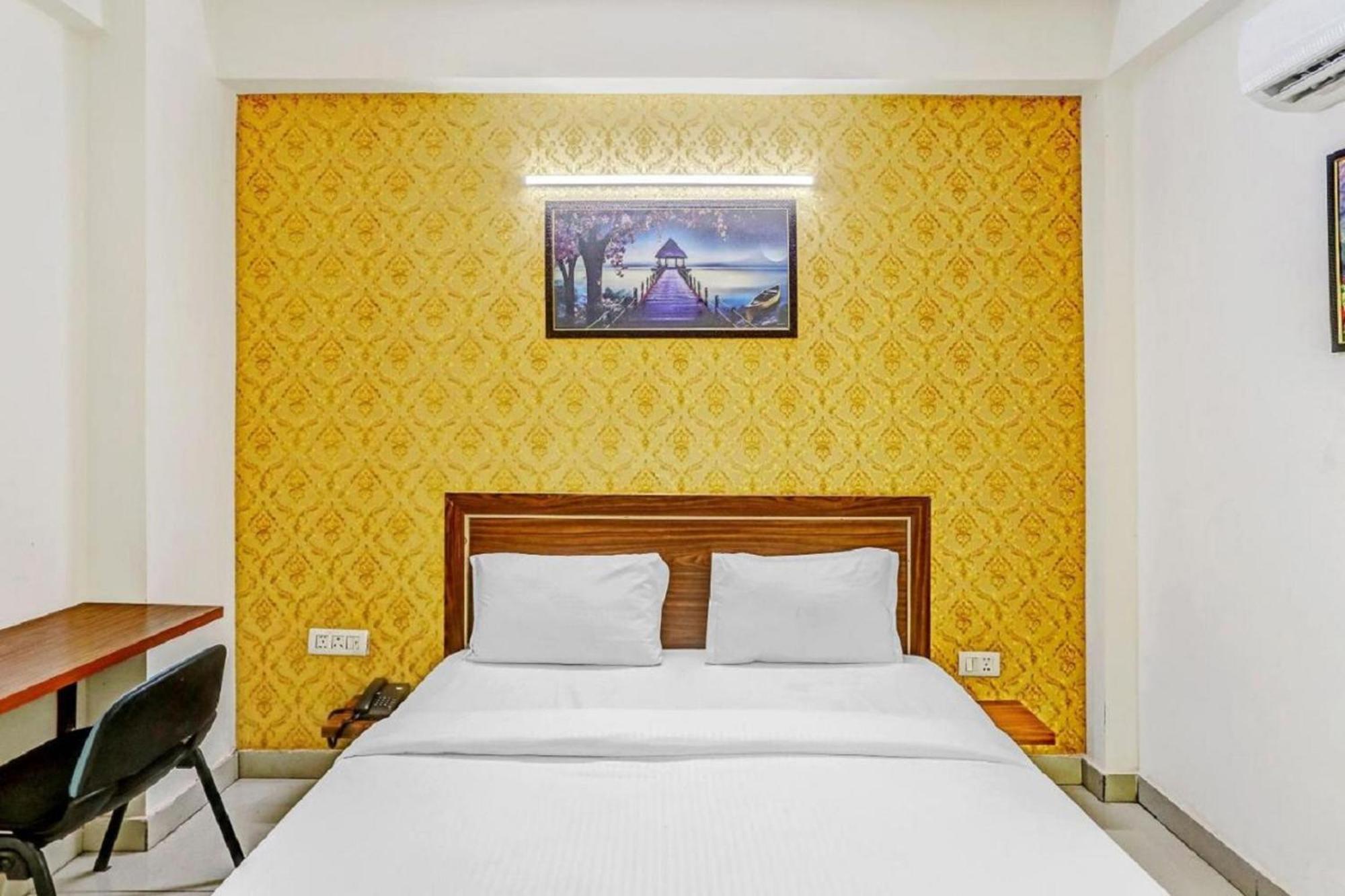 Hotel Noida Continental Екстер'єр фото